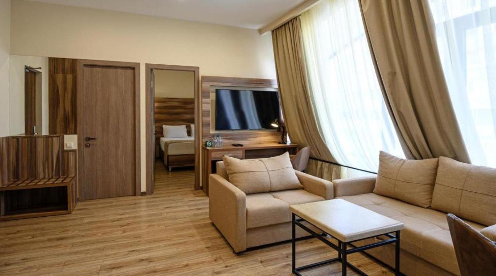 Nacho Hotel Erevan Esterno foto